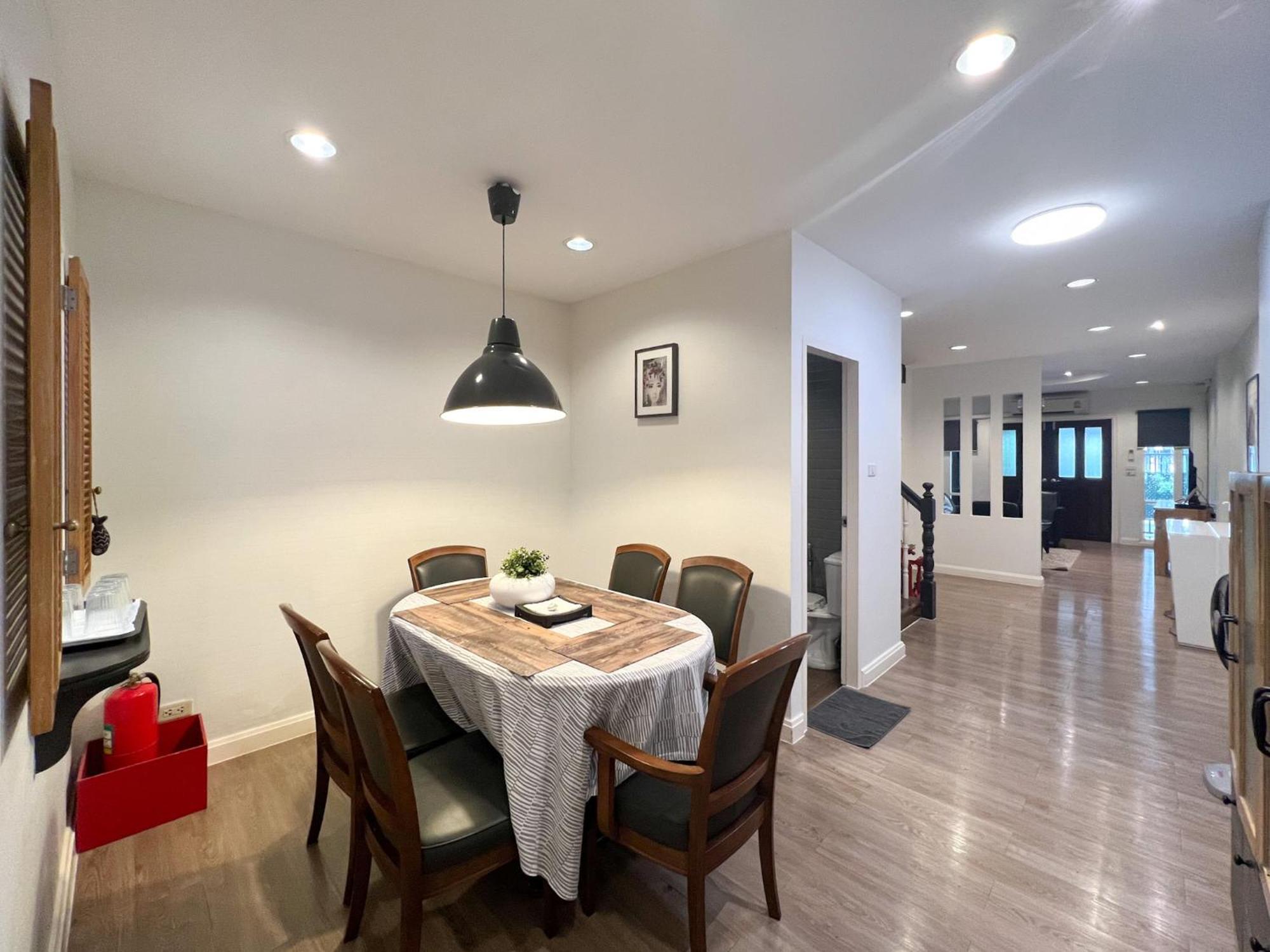 Neveu Premier Residence : Ratchada Bangkok Ngoại thất bức ảnh